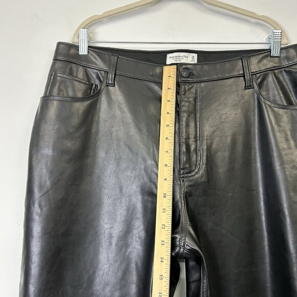 Abercrombie Fitch 90s Relaxed High Rise Faux Leather Pants Womens 34 Black Curve - Picture 7 of 10